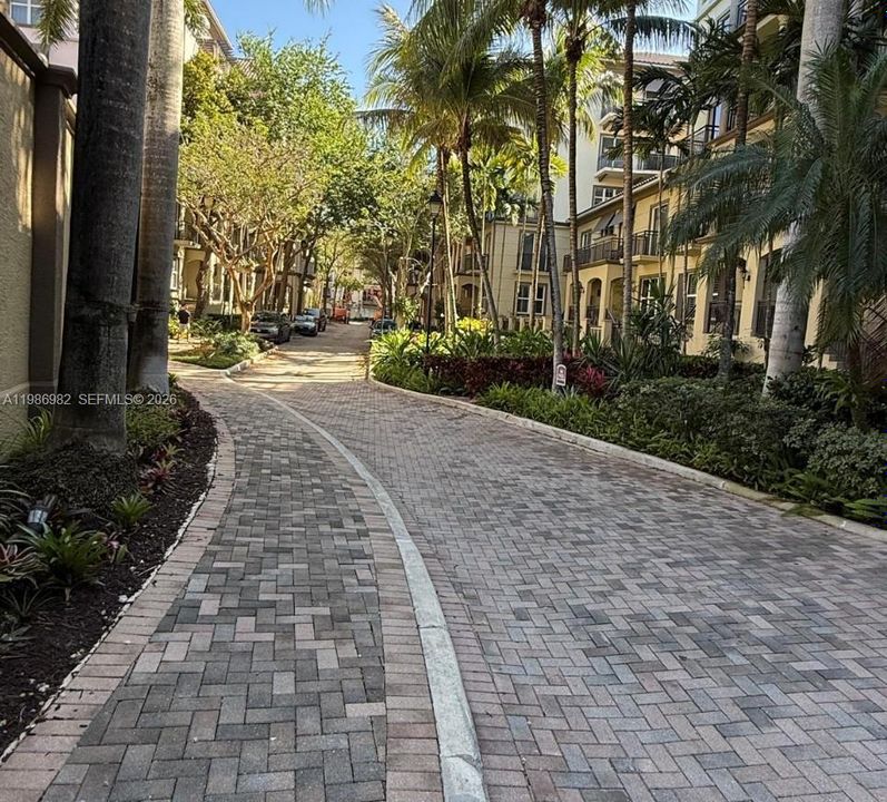 En Venta: $459,000 (2 camas, 2 baños, 1390 Pies cuadrados)