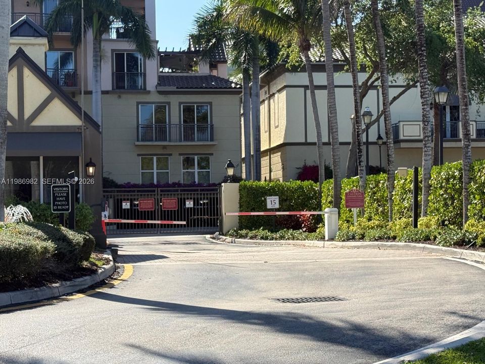 En Venta: $459,000 (2 camas, 2 baños, 1390 Pies cuadrados)