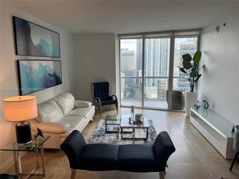For Sale: $624,900 (1 beds, 1 baths, 984 Square Feet)