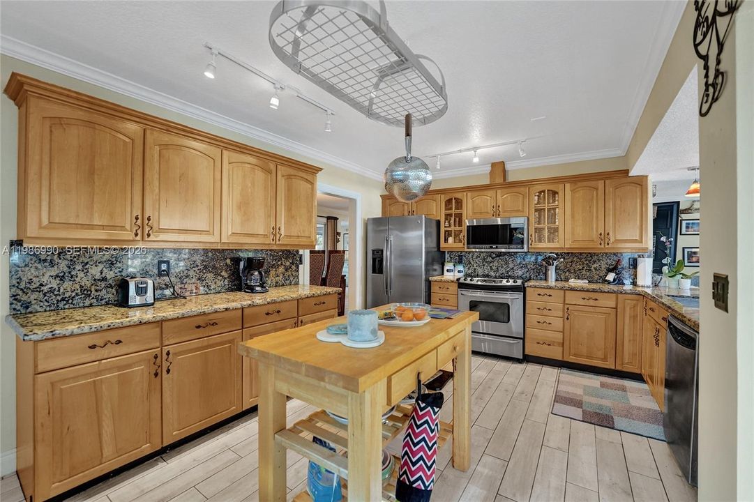 На продажу: $974,999 (3 спален, 2 ванн, 1849 Квадратных фут)