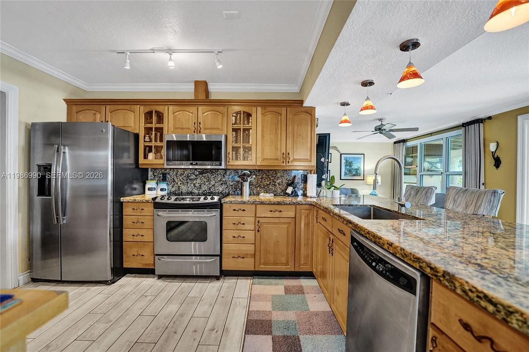 На продажу: $974,999 (3 спален, 2 ванн, 1849 Квадратных фут)