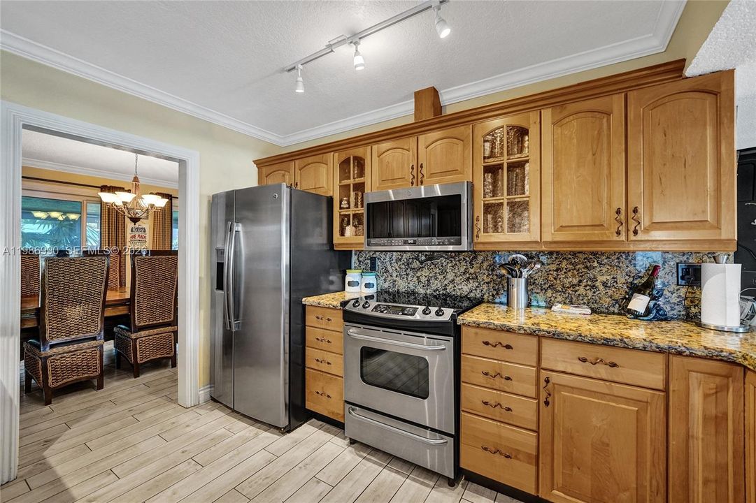 На продажу: $974,999 (3 спален, 2 ванн, 1849 Квадратных фут)