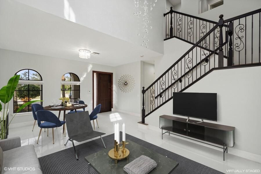03_9648-Ginger-Ct_Living-Room_Web