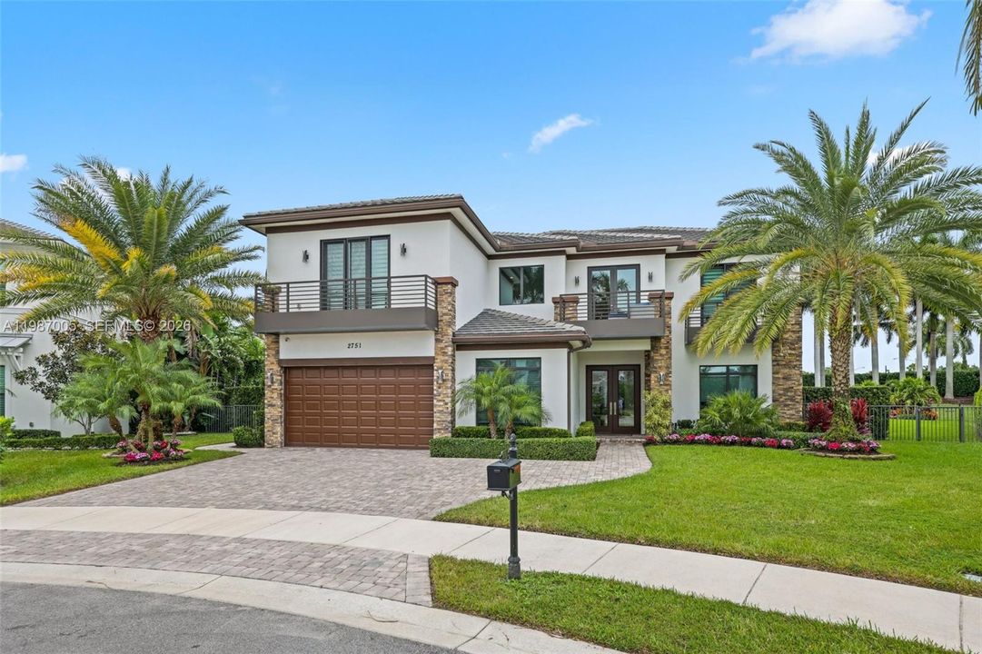Recently Rented: $25,000 (6 beds, 5 baths, 4955 Square Feet)