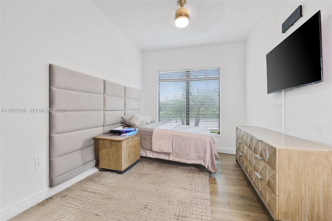 Recently Rented: $25,000 (6 beds, 5 baths, 4955 Square Feet)