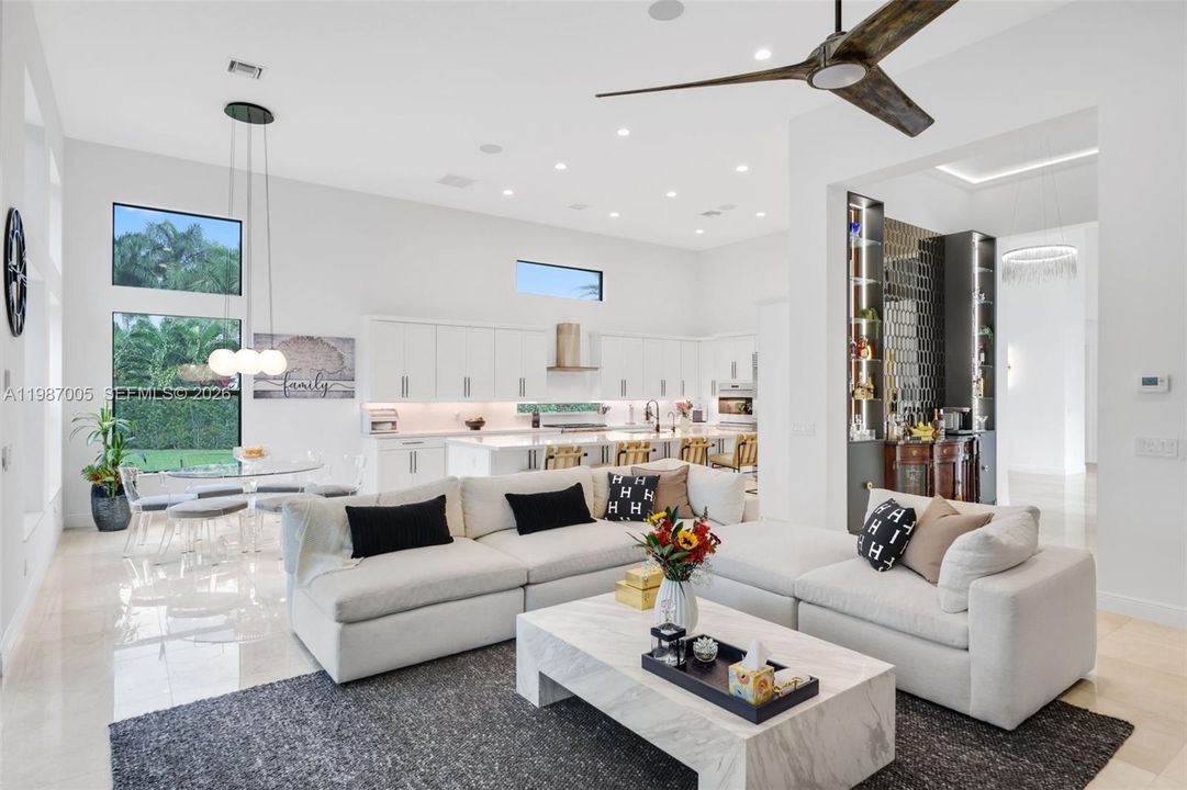 Recently Rented: $25,000 (6 beds, 5 baths, 4955 Square Feet)