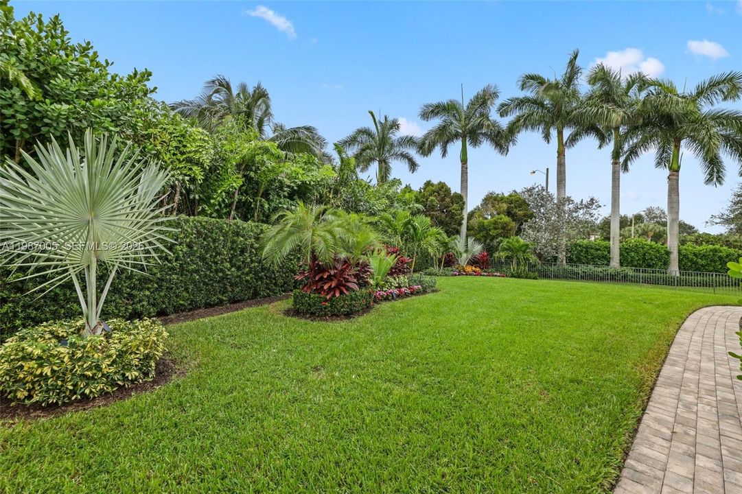 Recently Rented: $25,000 (6 beds, 5 baths, 4955 Square Feet)