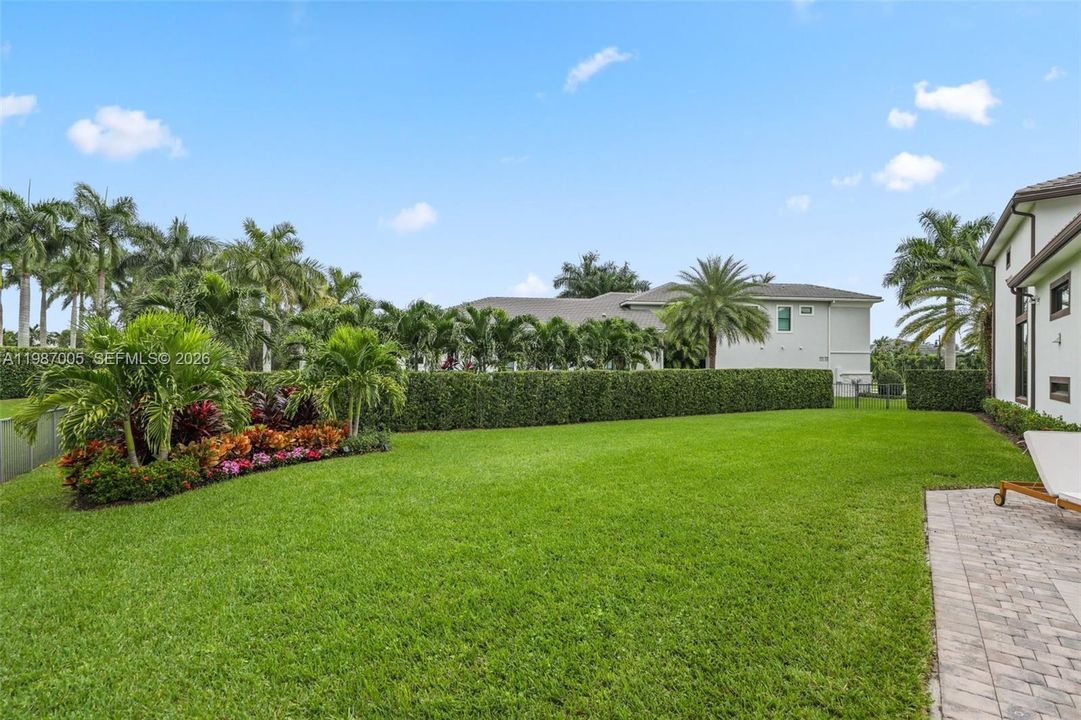 Recently Rented: $25,000 (6 beds, 5 baths, 4955 Square Feet)