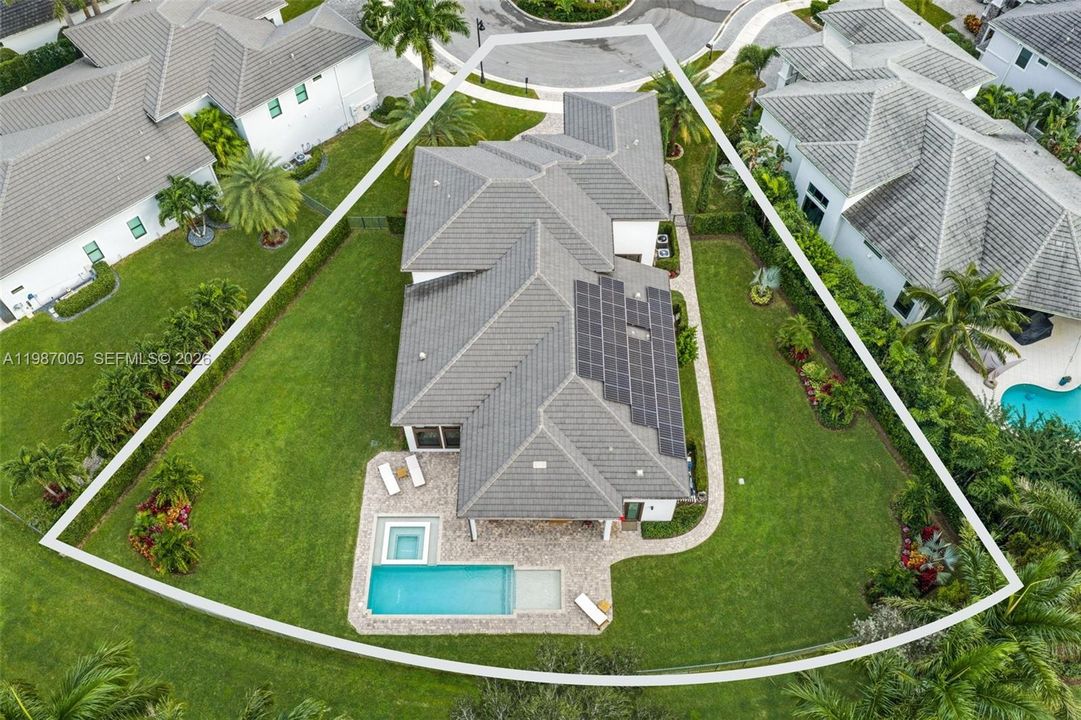 Recently Rented: $25,000 (6 beds, 5 baths, 4955 Square Feet)