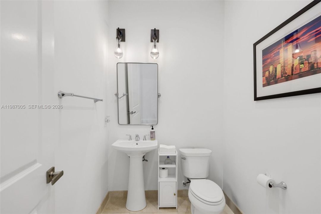 Recently Rented: $25,000 (6 beds, 5 baths, 4955 Square Feet)