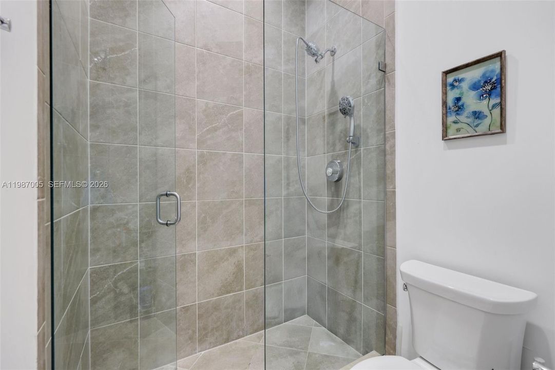 Recently Rented: $25,000 (6 beds, 5 baths, 4955 Square Feet)
