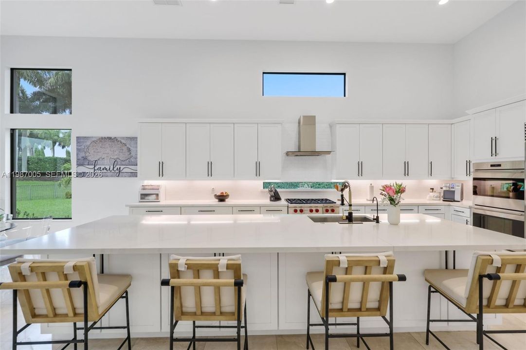 Recently Rented: $25,000 (6 beds, 5 baths, 4955 Square Feet)