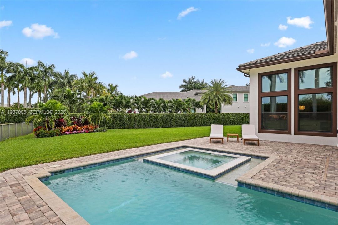 Recently Rented: $25,000 (6 beds, 5 baths, 4955 Square Feet)