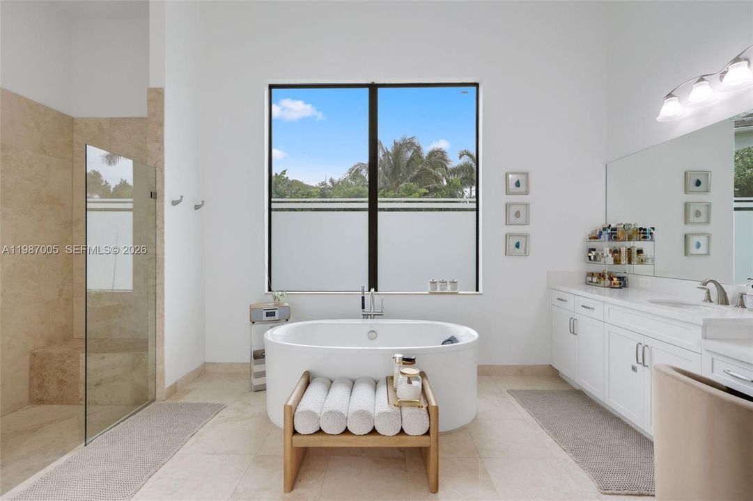 Recently Rented: $25,000 (6 beds, 5 baths, 4955 Square Feet)