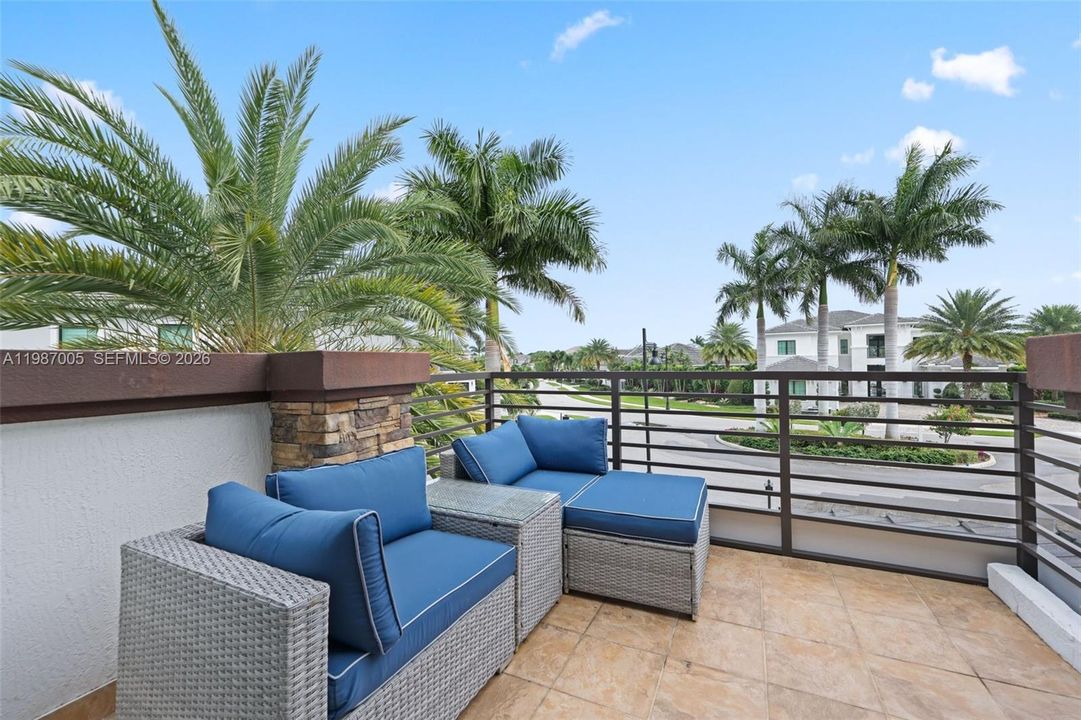 Recently Rented: $25,000 (6 beds, 5 baths, 4955 Square Feet)