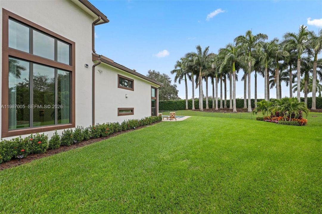 Recently Rented: $25,000 (6 beds, 5 baths, 4955 Square Feet)