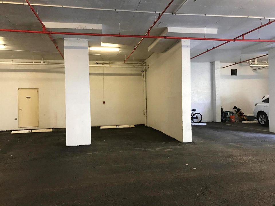 GARAGE #25