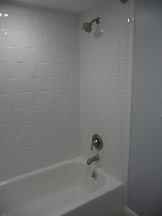 SECOND BATHROOM TUB/SHOWER