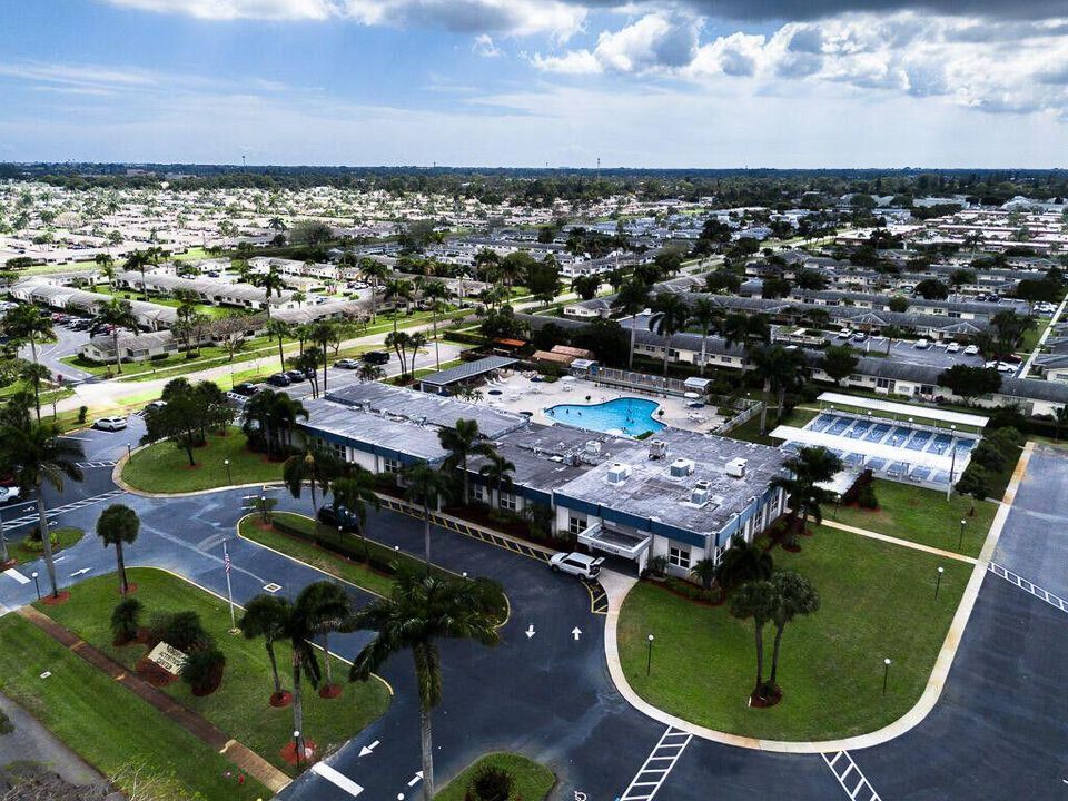 Clubhouse & Amenities Center