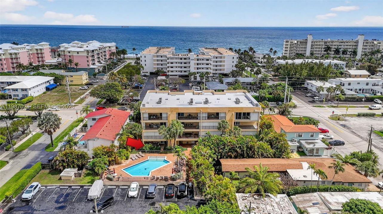 На продажу: $585,000 (2 спален, 2 ванн, 1643 Квадратных фут)