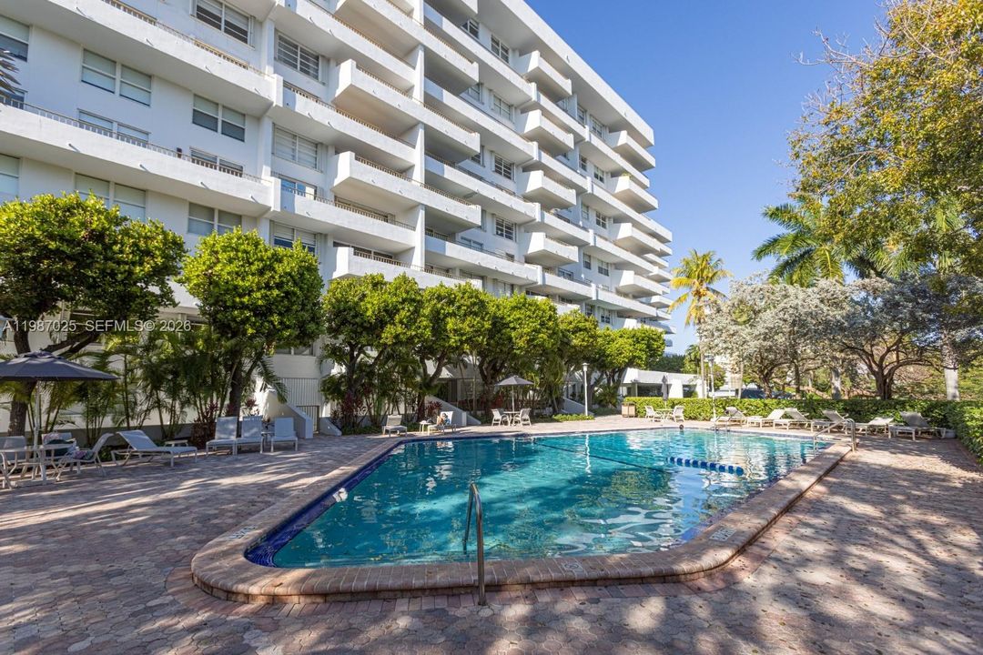 En Venta: $1,690,000 (3 camas, 2 baños, 1930 Pies cuadrados)