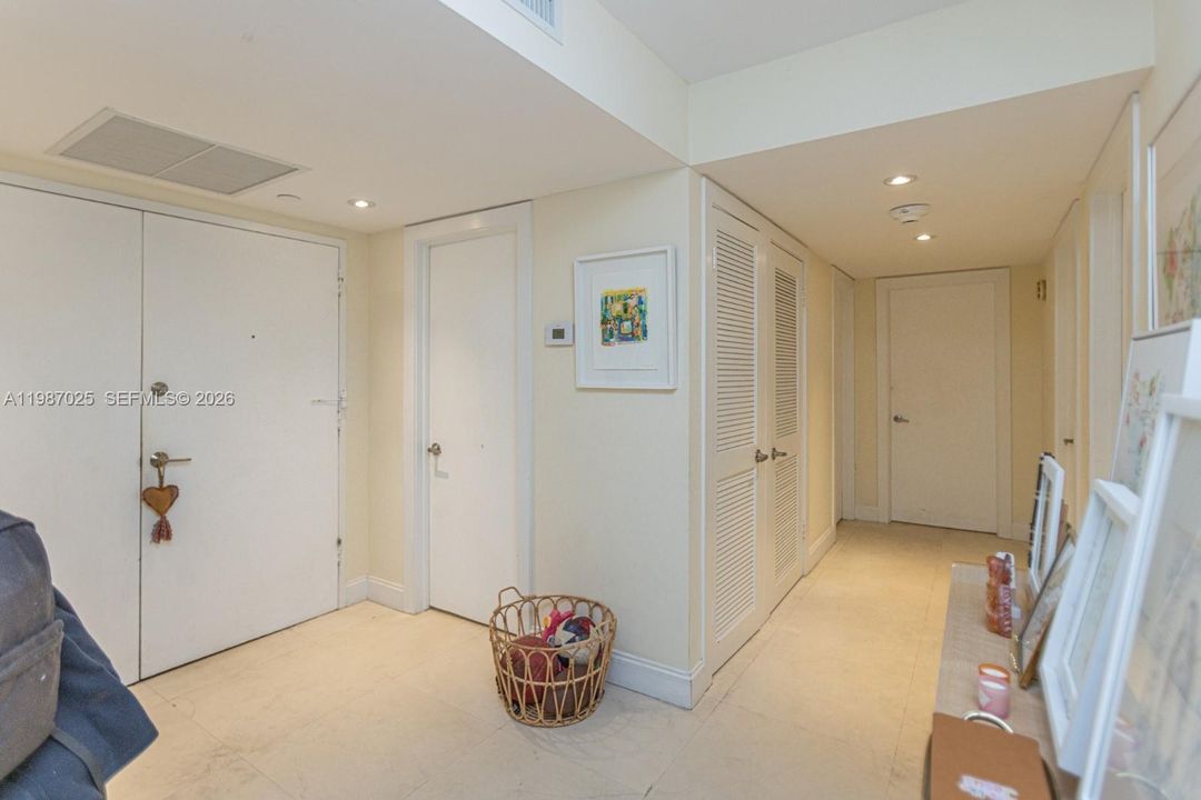 En Venta: $1,690,000 (3 camas, 2 baños, 1930 Pies cuadrados)