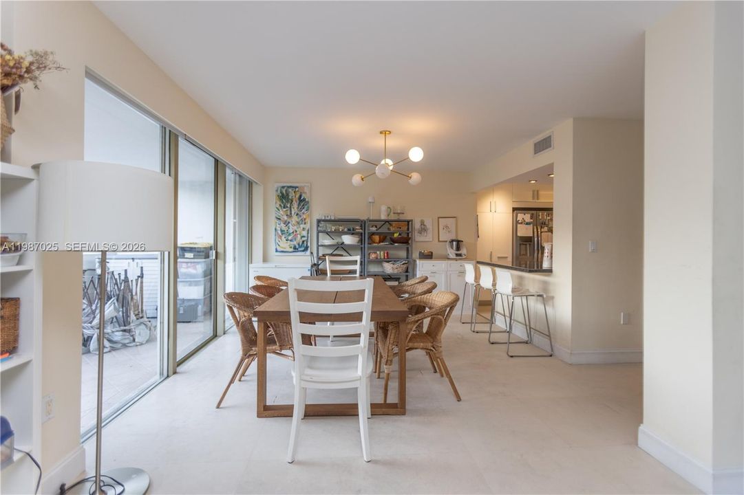 En Venta: $1,690,000 (3 camas, 2 baños, 1930 Pies cuadrados)