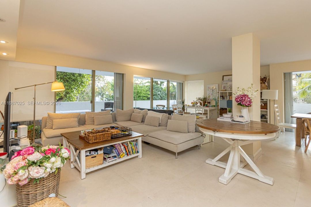 En Venta: $1,690,000 (3 camas, 2 baños, 1930 Pies cuadrados)