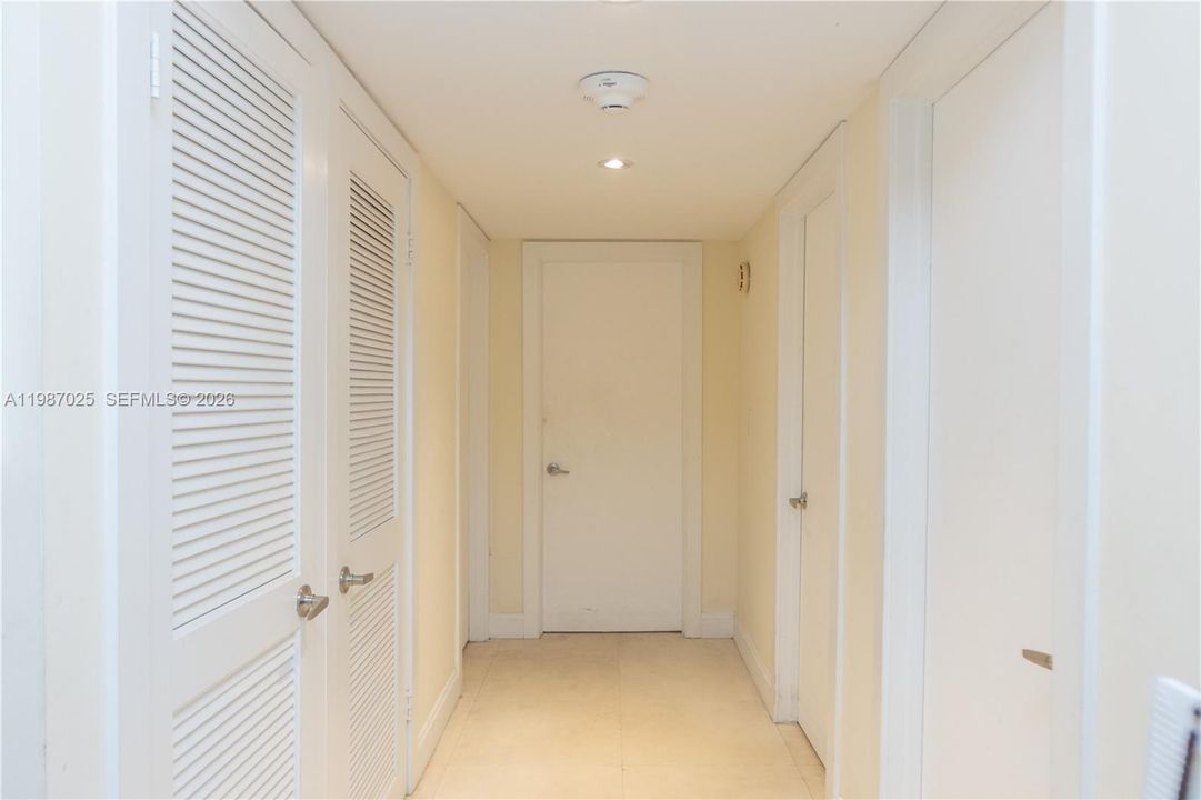 En Venta: $1,690,000 (3 camas, 2 baños, 1930 Pies cuadrados)