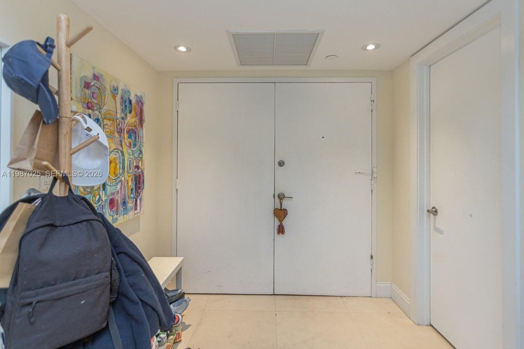 En Venta: $1,690,000 (3 camas, 2 baños, 1930 Pies cuadrados)
