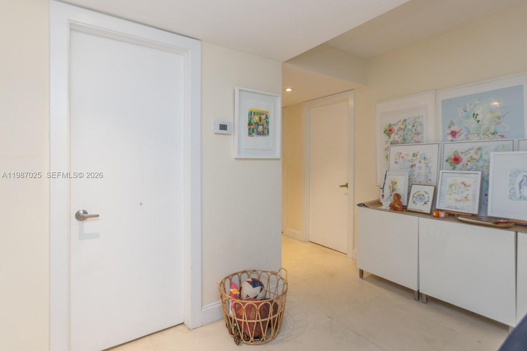 En Venta: $1,690,000 (3 camas, 2 baños, 1930 Pies cuadrados)