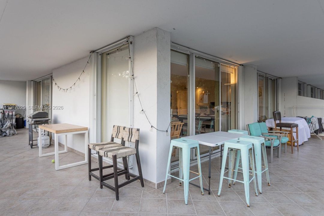 En Venta: $1,690,000 (3 camas, 2 baños, 1930 Pies cuadrados)