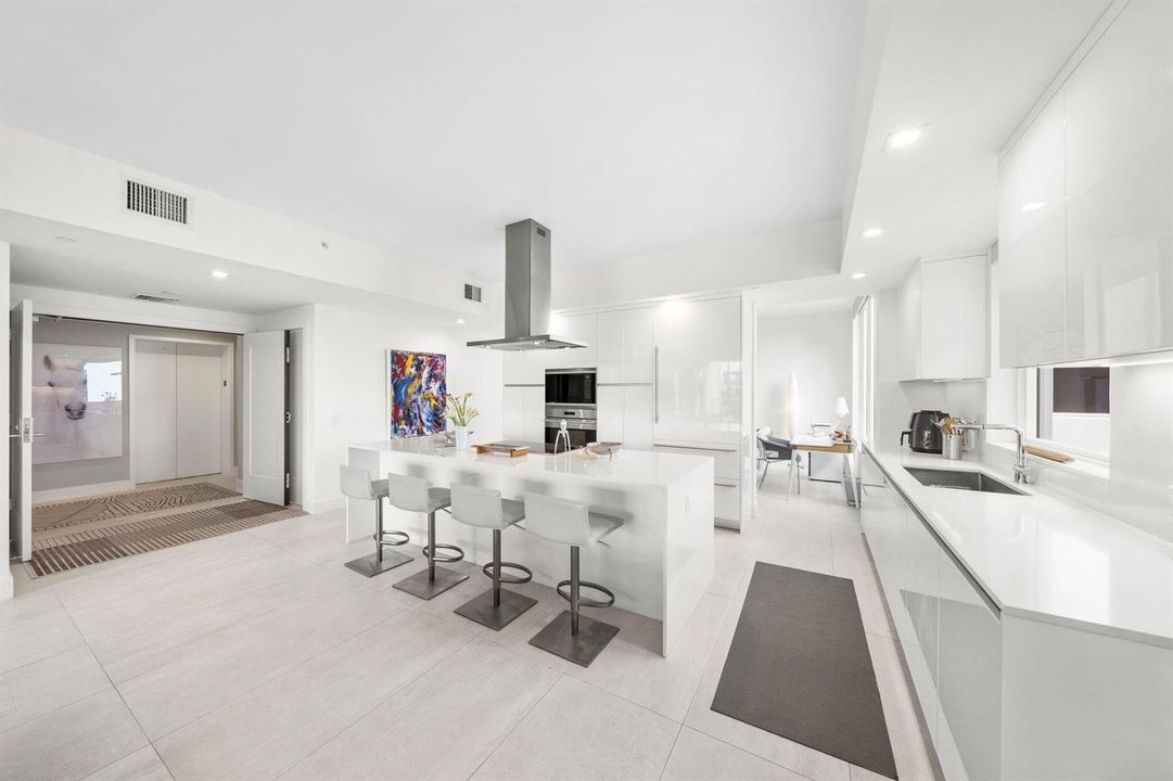 Kitchen with counter seating