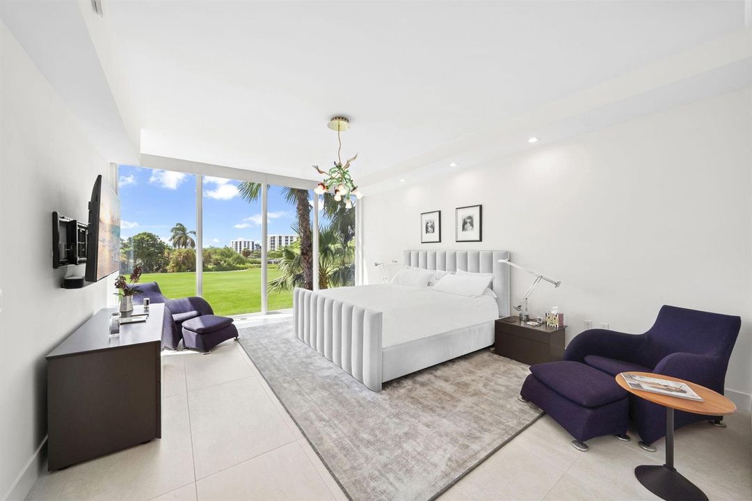 Luxurious Primary Suite