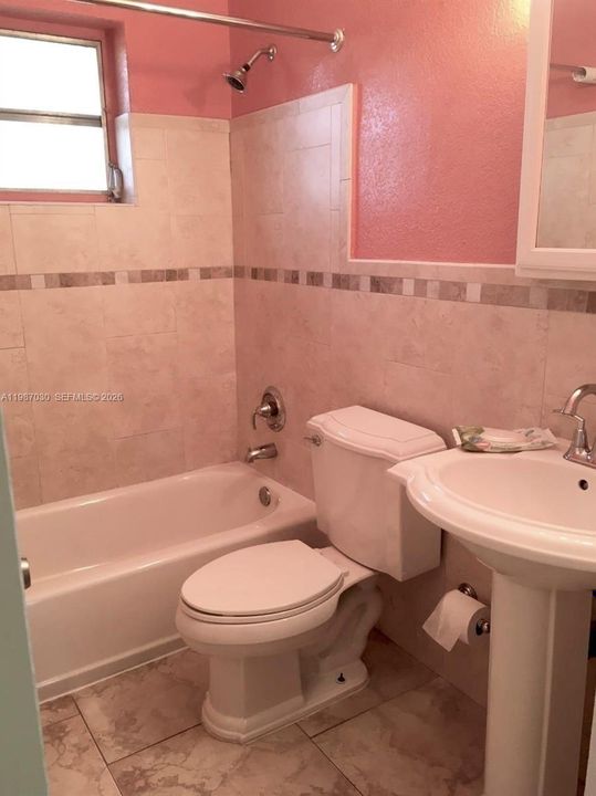 En Venta: $310,000 (2 camas, 1 baños, 816 Pies cuadrados)