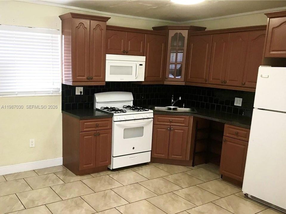 En Venta: $310,000 (2 camas, 1 baños, 816 Pies cuadrados)