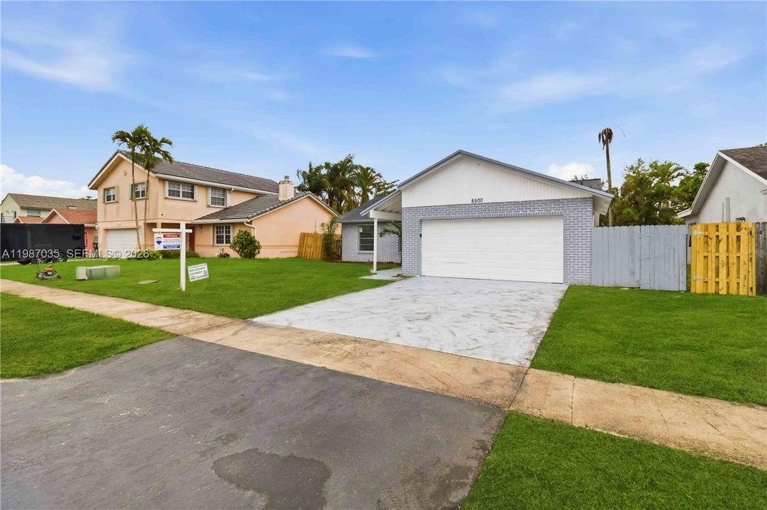 En Venta: $499,900 (3 camas, 2 baños, 1438 Pies cuadrados)