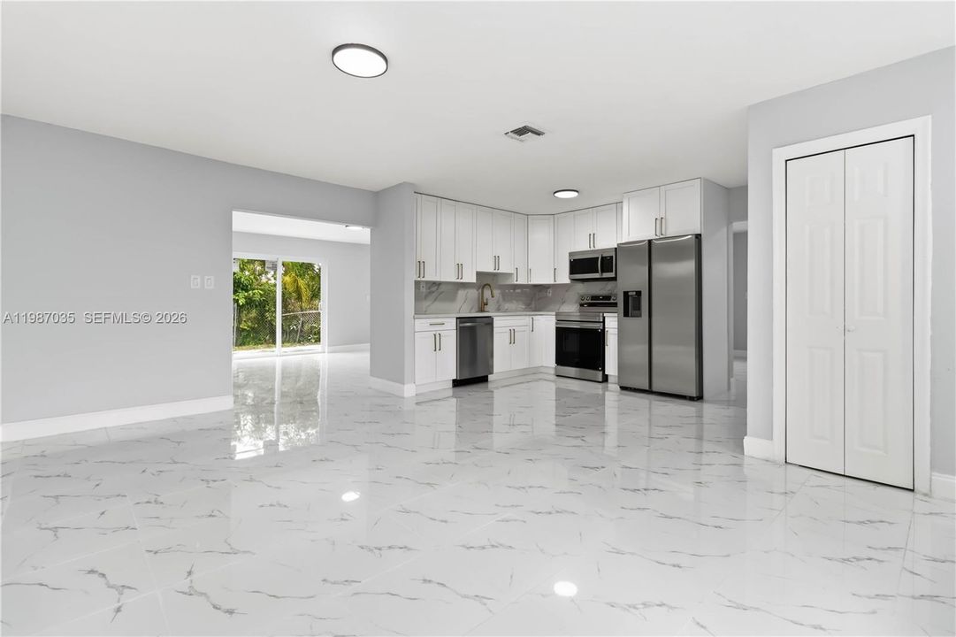 En Venta: $499,900 (3 camas, 2 baños, 1438 Pies cuadrados)