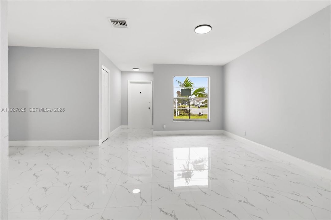 En Venta: $499,900 (3 camas, 2 baños, 1438 Pies cuadrados)