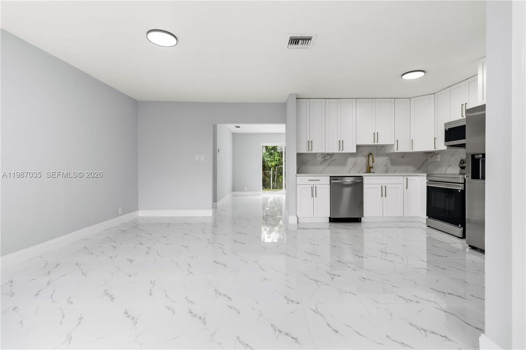 En Venta: $499,900 (3 camas, 2 baños, 1438 Pies cuadrados)