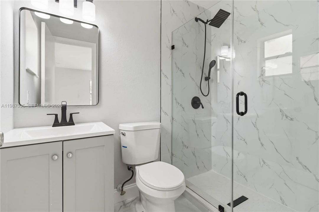 En Venta: $499,900 (3 camas, 2 baños, 1438 Pies cuadrados)