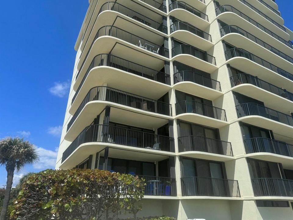 Corner Unit