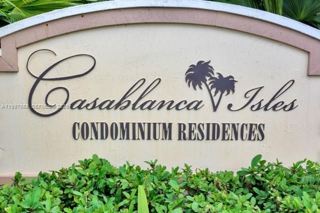 For Rent: $1,900 (2 beds, 2 baths, 884 Square Feet)