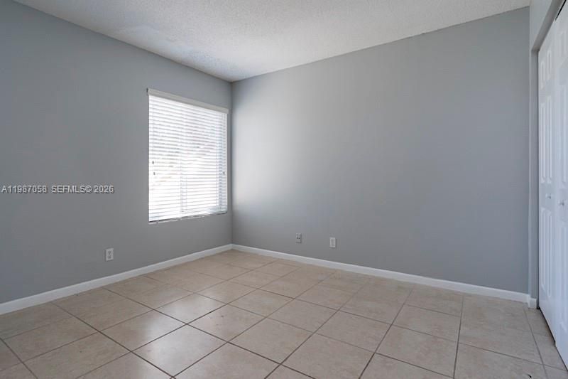 For Rent: $1,900 (2 beds, 2 baths, 884 Square Feet)