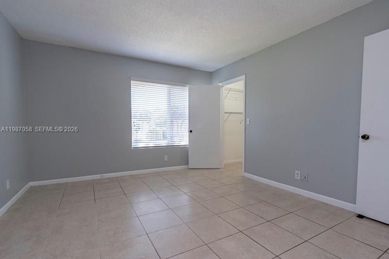 For Rent: $1,900 (2 beds, 2 baths, 884 Square Feet)