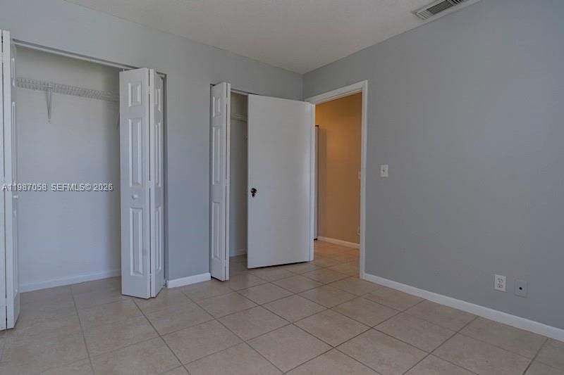 For Rent: $1,900 (2 beds, 2 baths, 884 Square Feet)