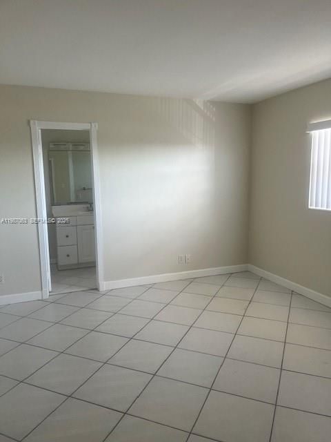 На продажу: $190,000 (2 спален, 1 ванн, 880 Квадратных фут)