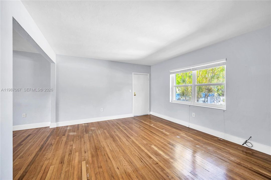 Activo con contrato: $425,000 (2 camas, 1 baños, 786 Pies cuadrados)