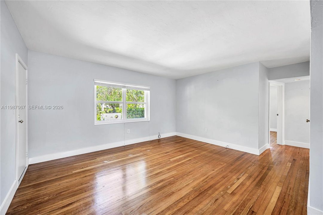 Activo con contrato: $425,000 (2 camas, 1 baños, 786 Pies cuadrados)