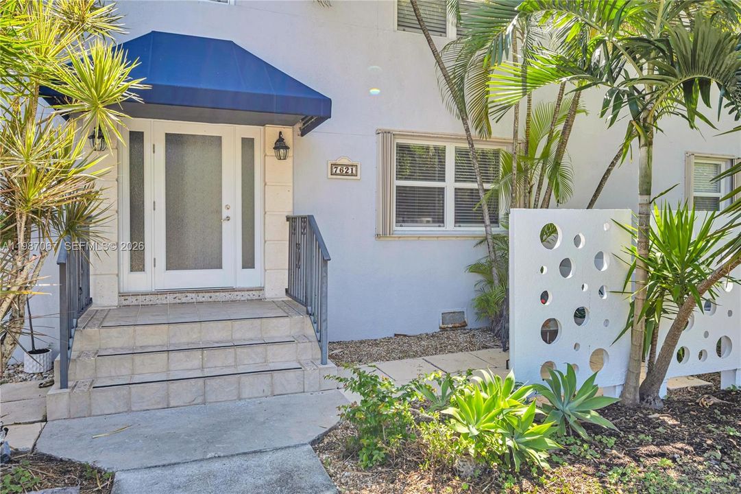 Activo con contrato: $425,000 (2 camas, 1 baños, 786 Pies cuadrados)